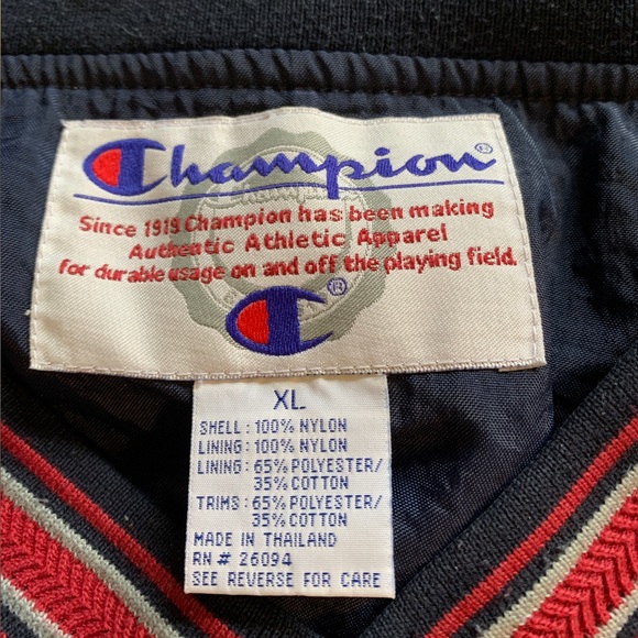 Champion Vintage X-Large Burgundy Windshirt - Picture 2 of 2